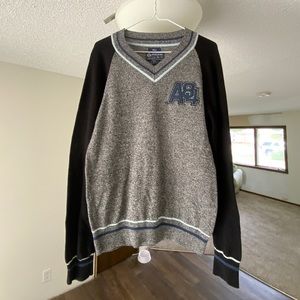 American Rag Light Gray Small V-Neck Sweater